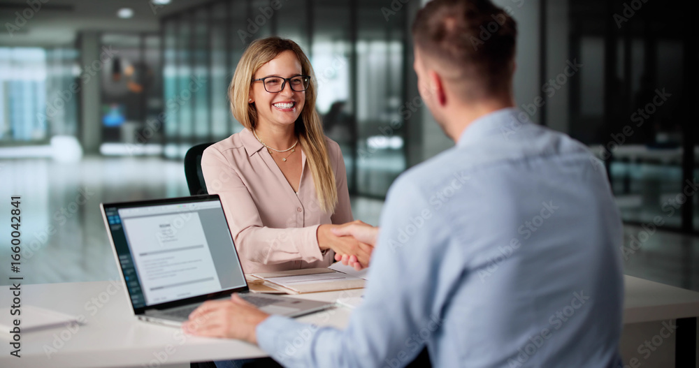 02-AdobeStock_558660442_Preview